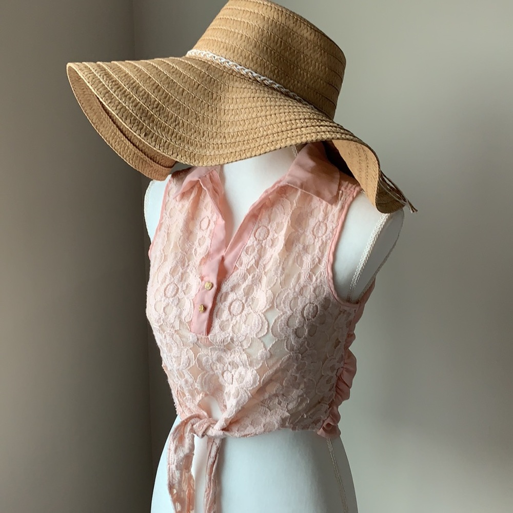 Suzy Shier crop top with tie knot in front - Picture 2 of 10